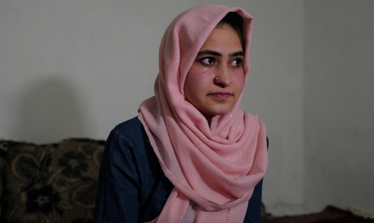 طالبات أفغانيات داخل إحدى المدارس 2021