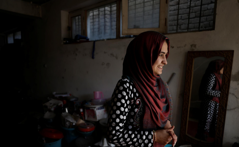 طالبات أفغانيات داخل إحدى المدارس 2021