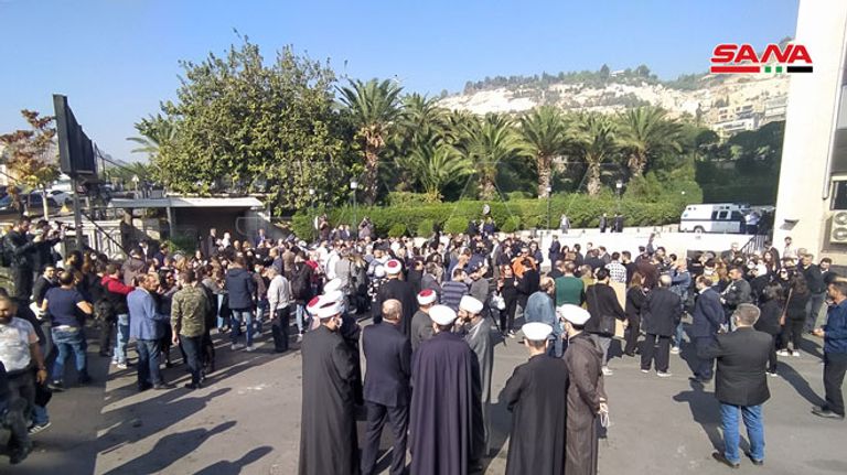 جنازة الفنان السوري الكبير صباح فخري من مستشفى الشامي في دمش إلى حلب لقطة من جنازة صباح فخري