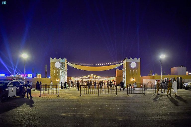 "قرية زمان" تعود بالزوار إلى أنماط الحياة في السعودية قديما