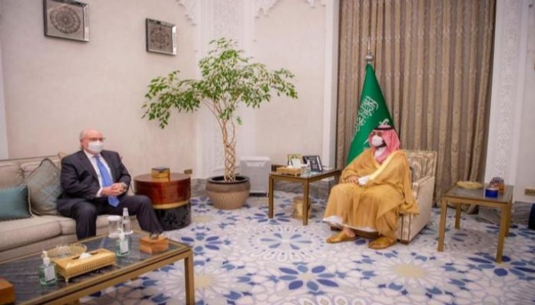 ولي العهد السعودي الأمير محمد بن سلمان يستقبل المبعوث الأمريكي لليمن