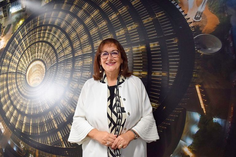 دبرافكا سويكا أثناء تجولها بإكسبو 2020 دبي