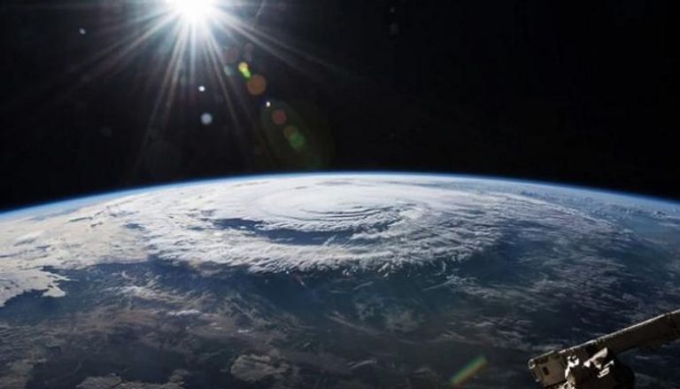 رائد فضاء فرنسي يؤكد أن تغير المناخ أدى لهشاشة الأرض