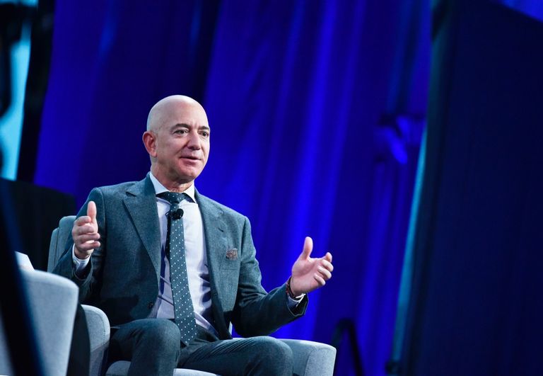 مؤسس شركة أمازون ورئيس مجلس إدارتها جيف بيزوس