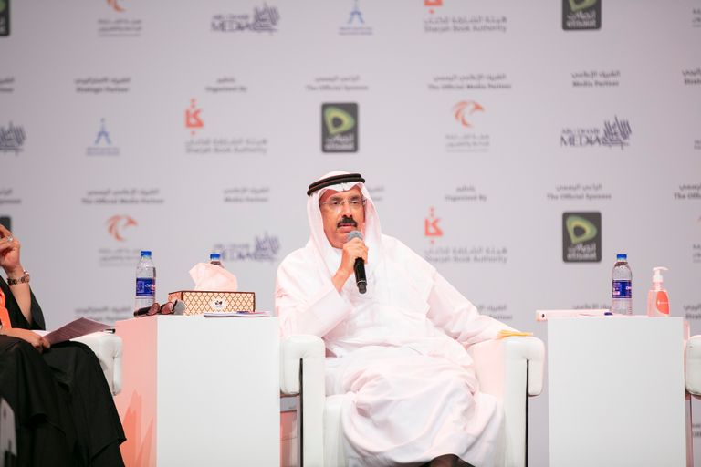 الشاعرة والروائية الإماراتية الشيخة ميسون صقر القاسمي