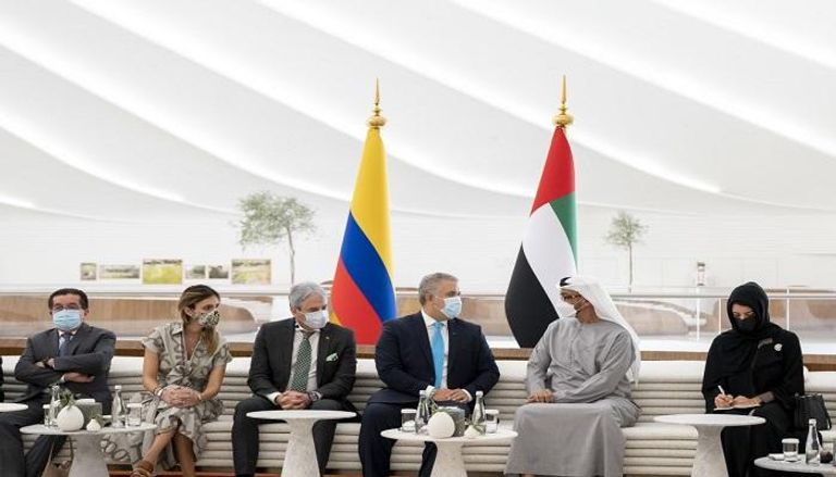 الشيخ محمد بن زايد آل نهيان أثناء استقباله رئيس كولومبيا