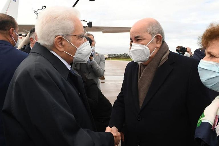جانب من حفل استقبال الرئيس الإيطالي في مطار هواري بومدين الدولي
