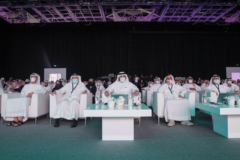 الشيخ أحمد بن محمد بن راشد آل مكتوم رئيس مجلس دبي للإعلام يفتتح أعمال الدورة الـ18 للمؤتمر والمعرض العالمي للاتحاد الدولي للطرق