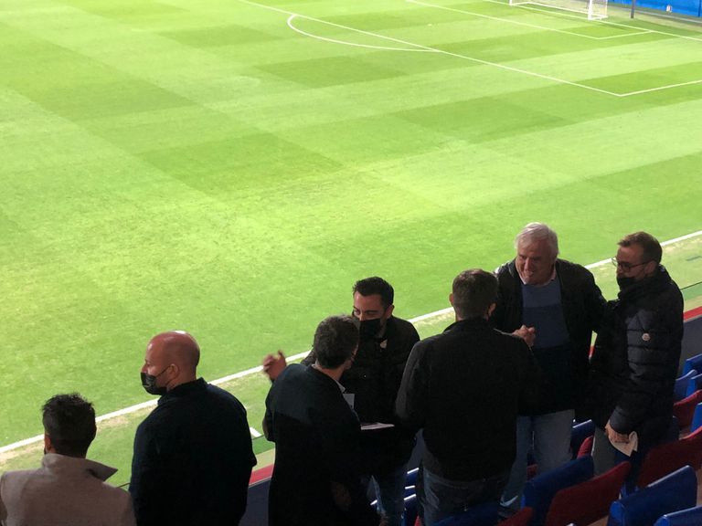 تشافي هيرنانديز مدرب برشلونة الجديد