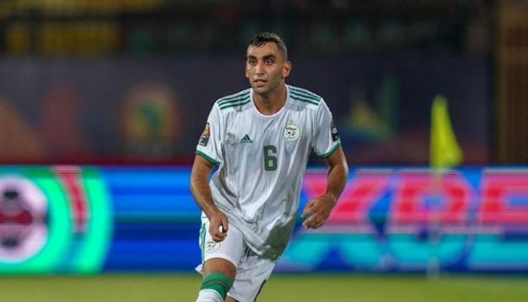 محمد فارس لاعب منتخب الجزائر