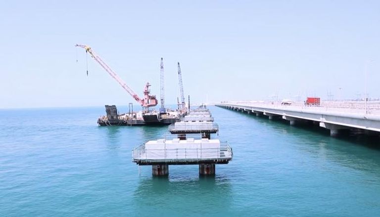 أعمال متواصلة لأول جسر بحري للسكك الحديدية في الإمارات