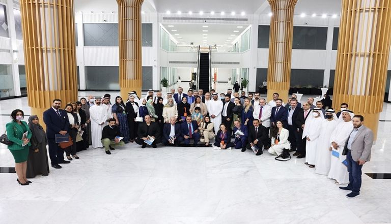 لقاء الشيخة بدور القاسمي مع أصغر ناشرة إماراتية