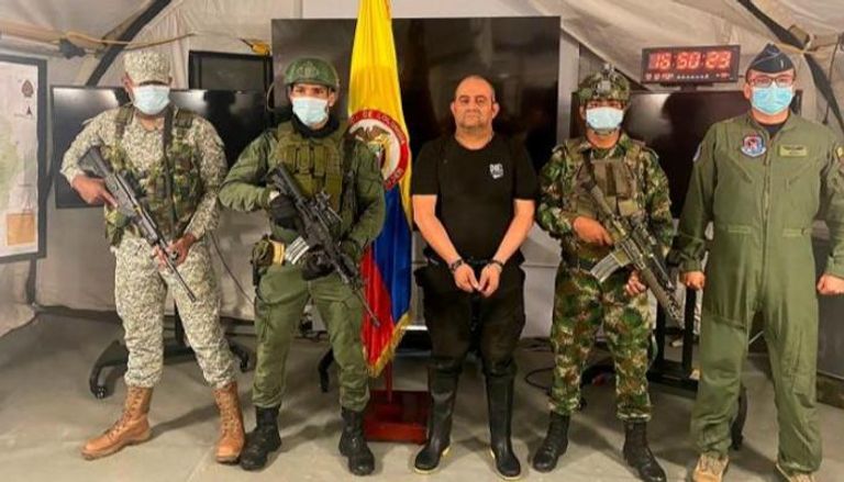 دايرو أنطونيو أوسوغا في قبضة القوات المسلحة الكولومبية