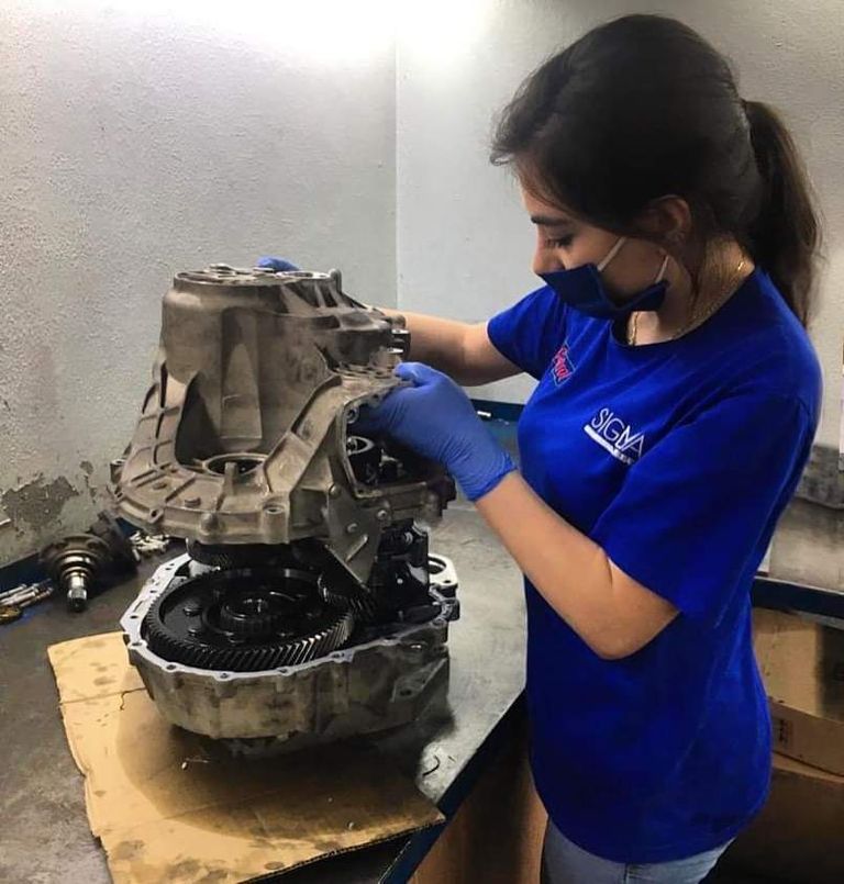 الشابة اللبنانية رنا حايك