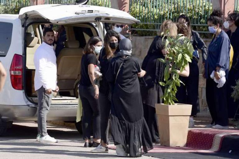 صلاة الجنازة على جثمان الفنان المصري أحمد خليل