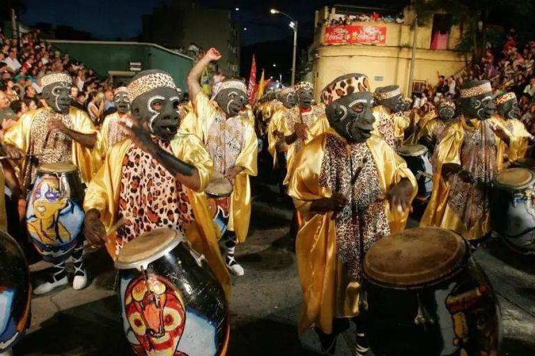 أوروجواي.. 40 يوماً من الاحتفالات والكرنفالات الصاخبة