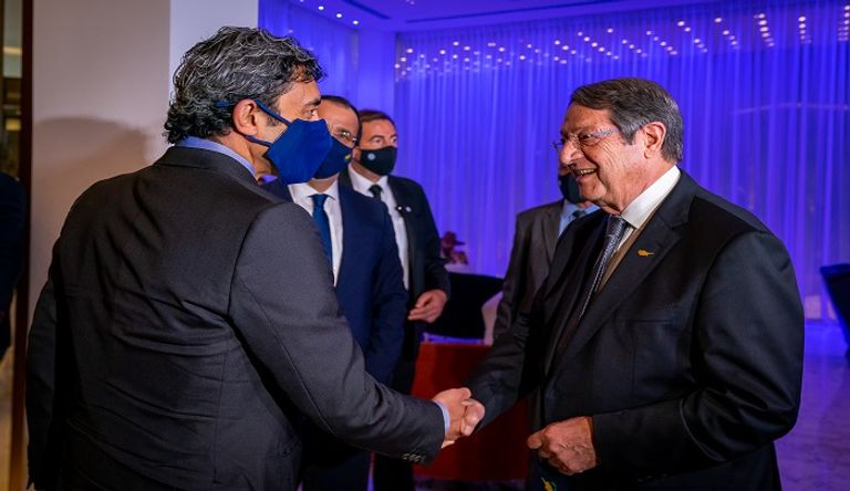 الرئيس القبرصي خلال استقباله وزير خارجية الإمارات - وام