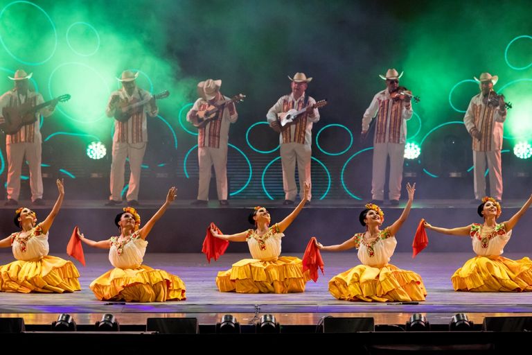 أحد استعراضات الفرقة المكسيكية