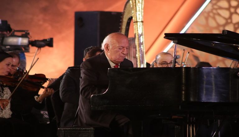 الموسيقار الكبير عمر خيرت