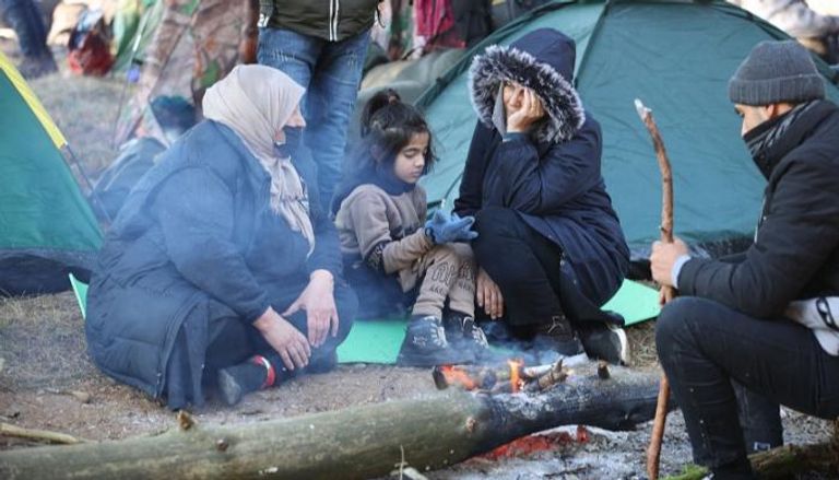لاجئون عالقون على حدود أوروبا - الفرنسية
