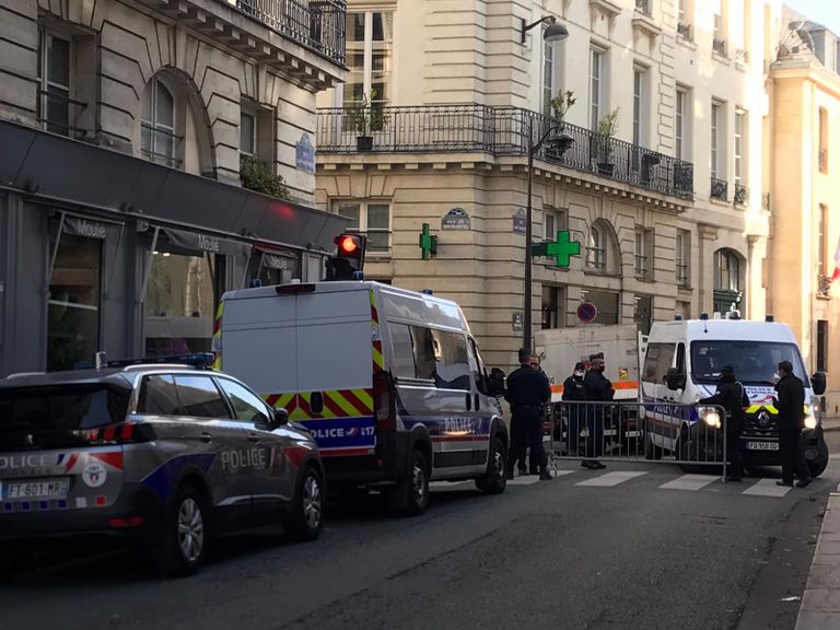 محيط مقر عقد مؤتمر باريس حول ليبيا 