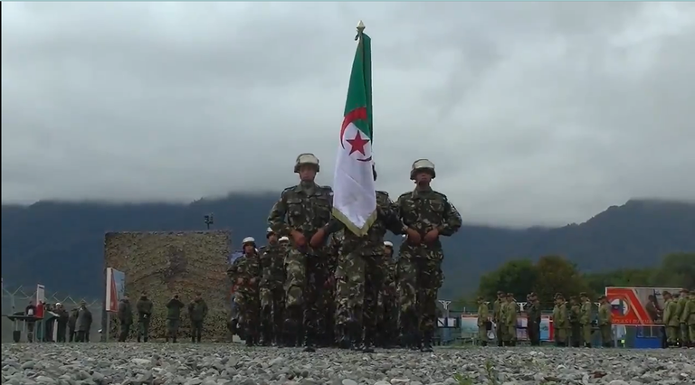 جنود جزائريون في مناورات عسكرية مع نظرائهم الروس الشهر الماضي جنود جزائريون في مناورات عسكرية مع نظرائهم الروس الشهر الماضي