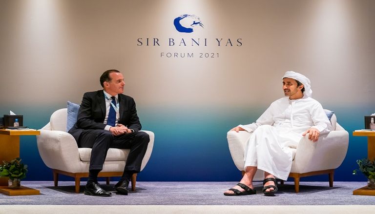 الشيخ عبدالله بن زايد آل نهيان خلال لقائه مع المسؤولين الأمريكيين