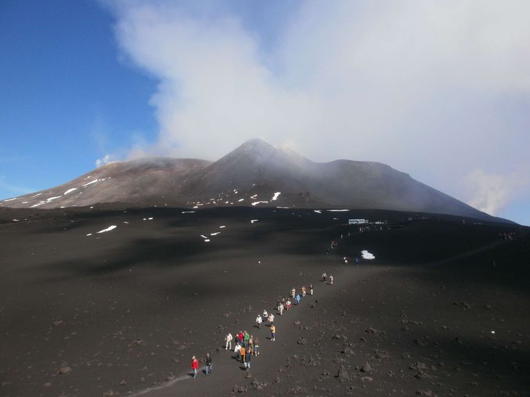 موقع العثور على الجثة في كهوف بركان إتنا الإيطالي