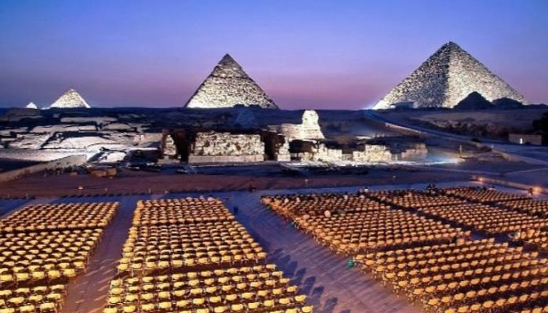 الاهرامات تعد مقصدا رئيسيا للسائحين في مصر