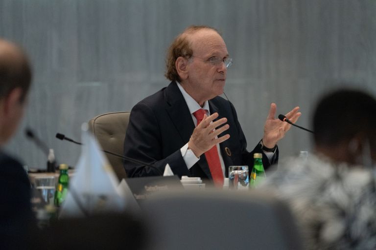 جانب من فعاليات ملتقى أبوظبي للرؤساء التنفيذيين ملفات هامة في ملتقى أبوظبي للرؤساء التنفيذيين