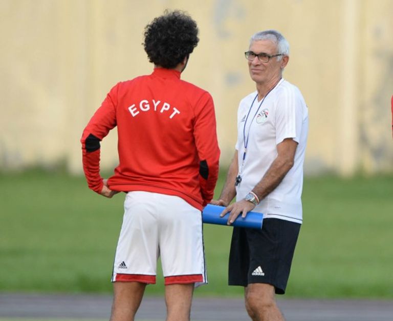 هيكتور كوبر ومحمد صلاح في منتخب مصر محمد صلاح نجم ليفربول ومنتخب مصر