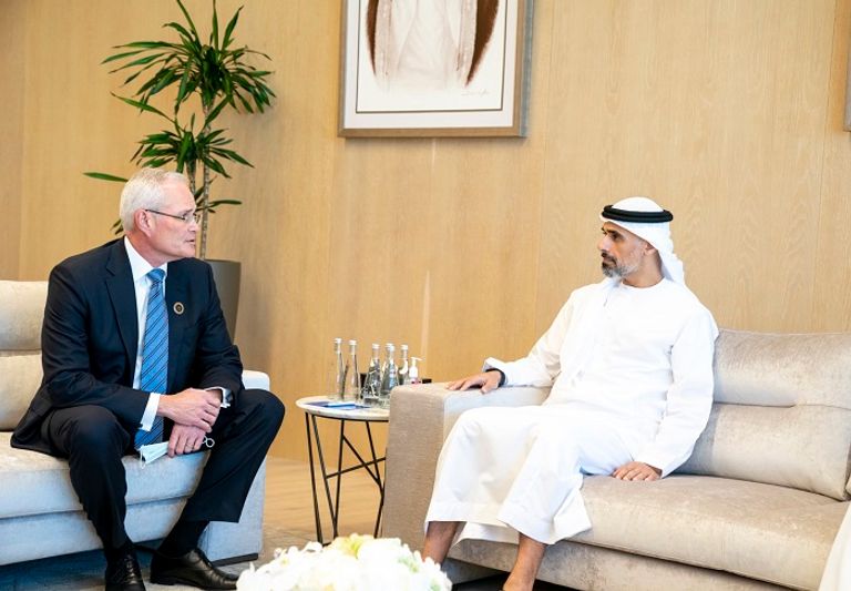 خالد بن محمد بن زايد يجتمع مع رؤساء شركات عالمية