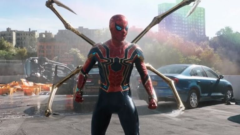 مشهد من فيلم سبايدرمان: لا طريق للوطن