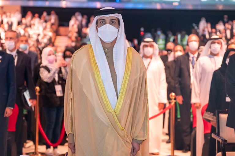 منصور بن زايد يشهد افتتاح النسخة الـ37 من 