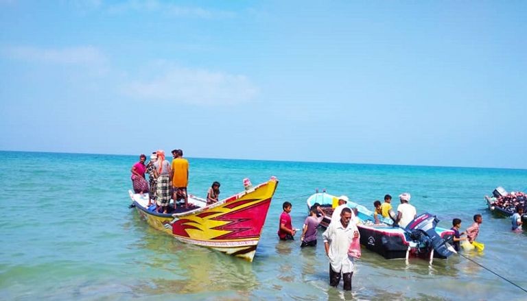 الغناء يساعد على كسر ملل الصيد