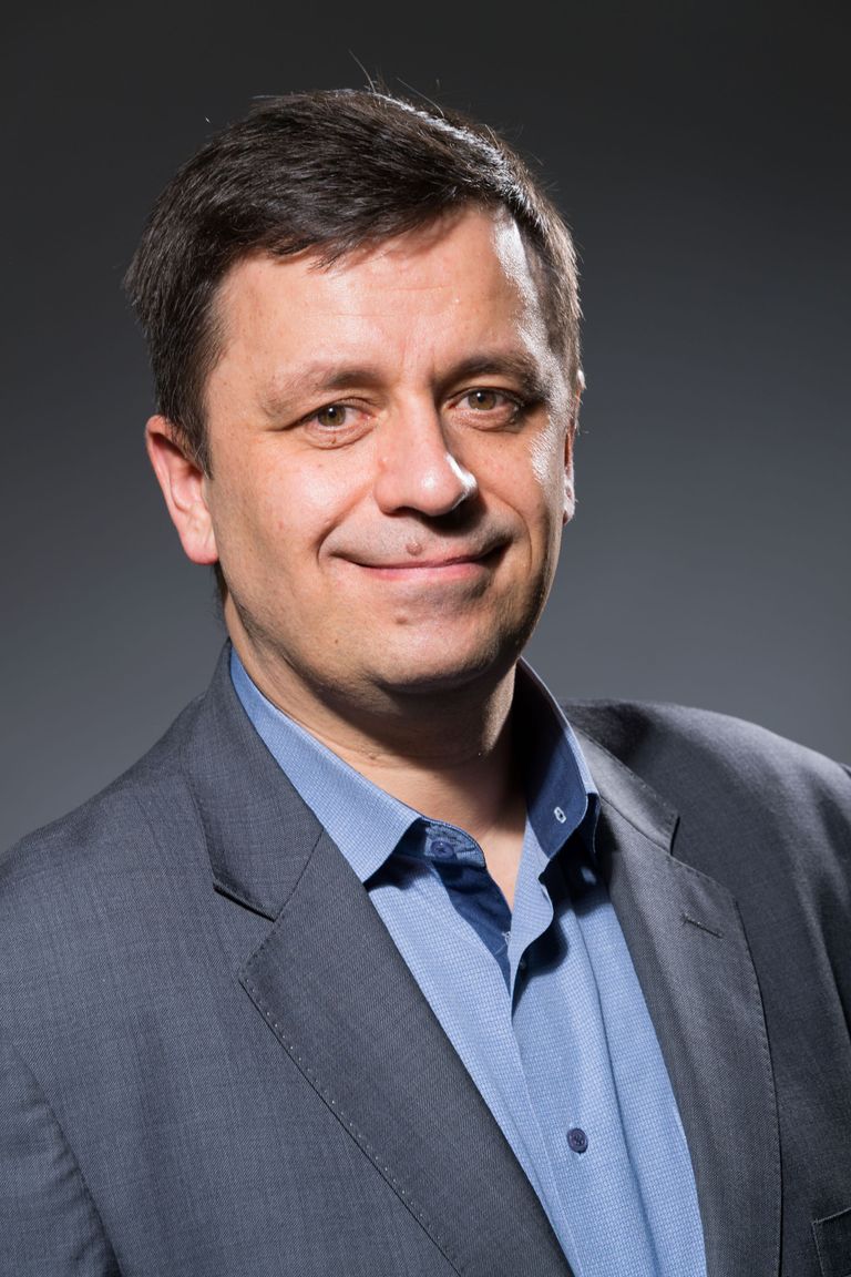 شعار القمة العالمية للصناعة والتصنيع