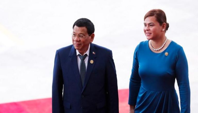 ظهور سابق للرئيس الفلبيني دوتيرتي-كاربيو برفقة ابنته سارة