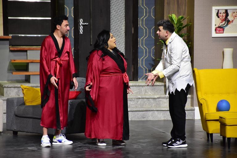 مشهد من العرض المسرحي