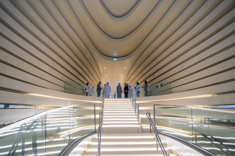 الشيخ محمد بن راشد آل مكتوم يزور جناحي المغرب والمملكة المتحدة