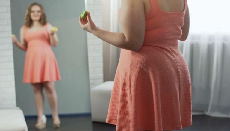 النظر في المرآة يساهم في إنقاص الوزن