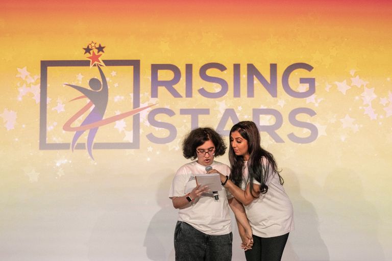 أصحاب الهمم على أحد مسارح إكسبو 2020 دبي