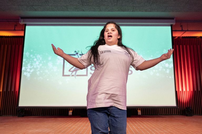 أصحاب الهمم على أحد مسارح إكسبو 2020 دبي