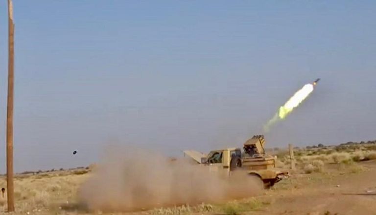 جانب من المعارك بين المقاومة المشتركة والحوثيين بتعز والحديدة