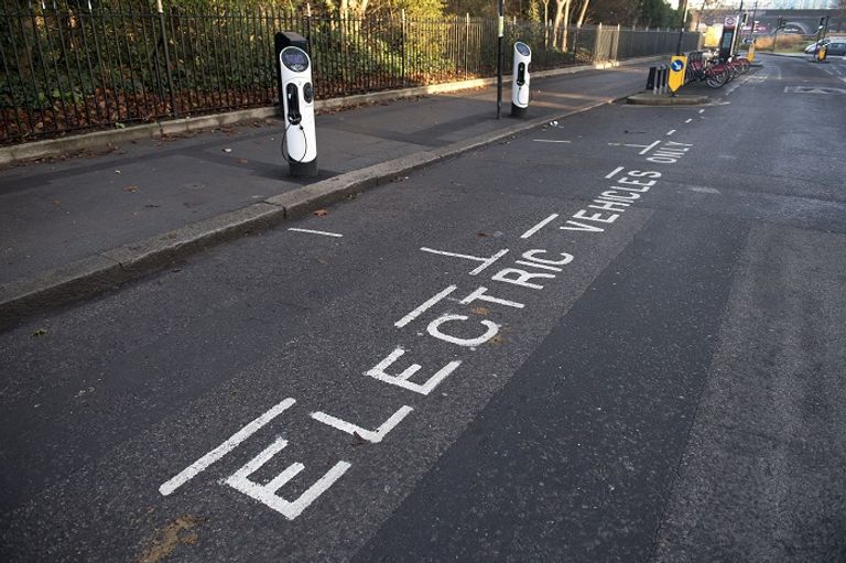 نقاط شحن السيارات الكهربائية في لندن - وكالة فرانس برس