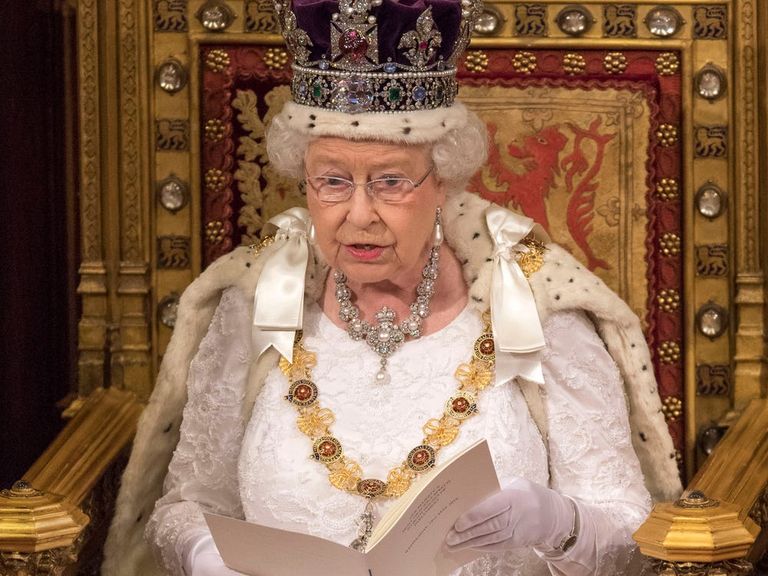 الملكة إليزابيث الثانية ملكة بريطانيا
