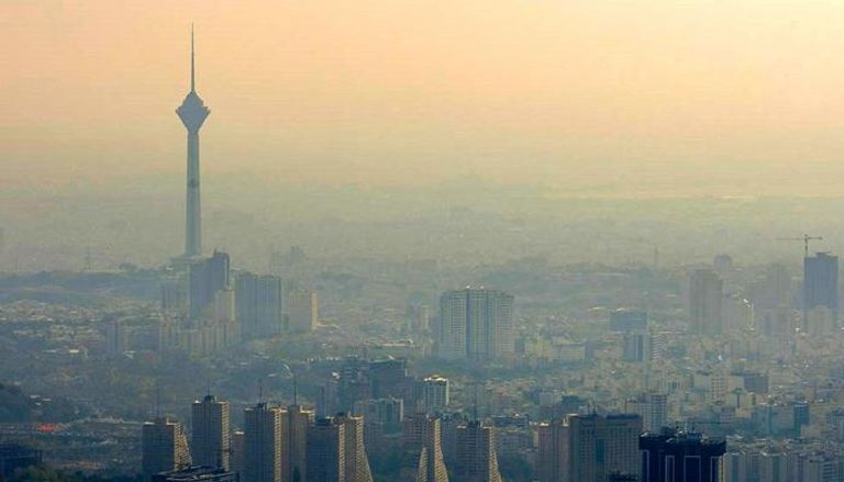 التلوث يخنق العاصمة الإيرانية طهران