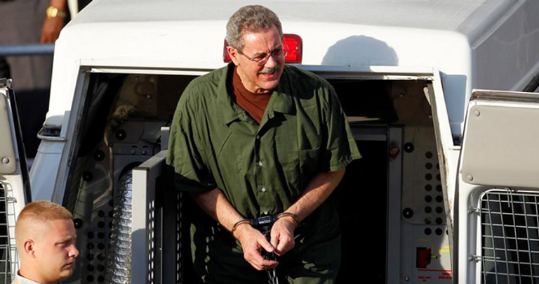 مليارديرات بين شبح الفقر وقضبان السجون