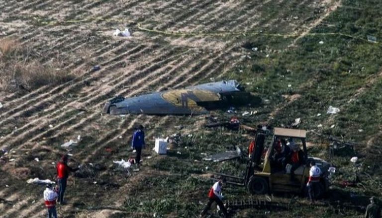 بقايا الطائرة الأوكرانية بعد إسقاطها بصاروخين إيرانيين- أرشيفية