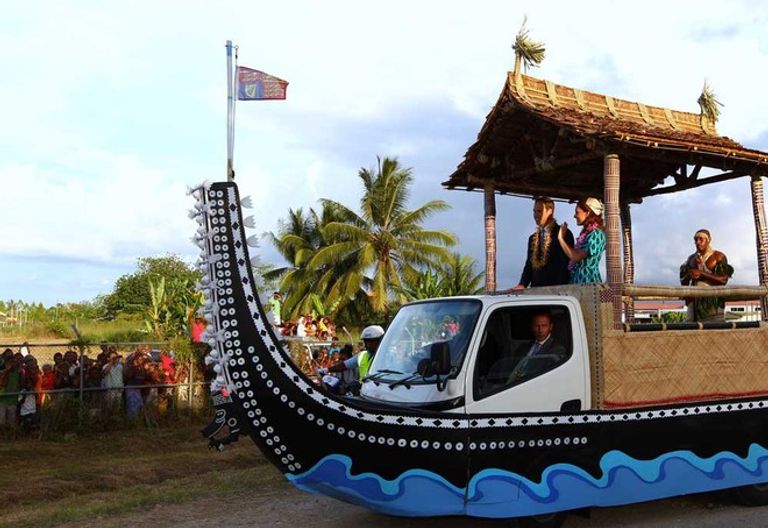 النيران تشتعل في أحد المباني بعاصمة جزر سليمان