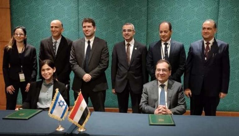 مصر وإسرائيل توقعان مذكرة تفاهم لزيادة إمدادات الغاز لإعادة التصدير